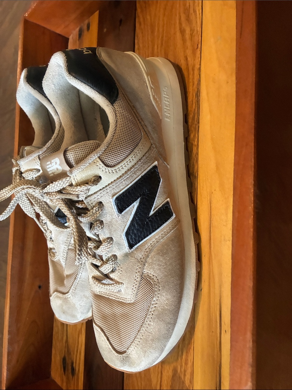 New Balance men’s Beige and Black 574 Retro Runner 10 - Picture 3 of 8